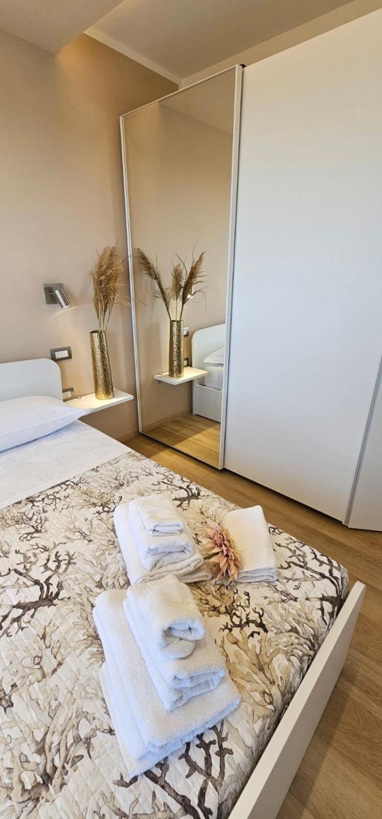 Happy Holiday Apartament Quartu Sant'Elena Exterior photo